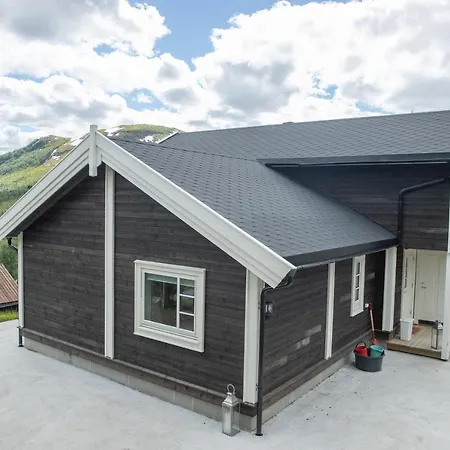Holiday home Rolfhytta - Fosskamben 19 Sogndal